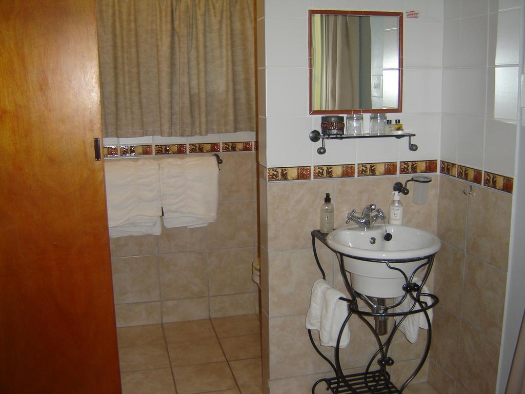 Cedar Lodge Guest House Robertson Room photo